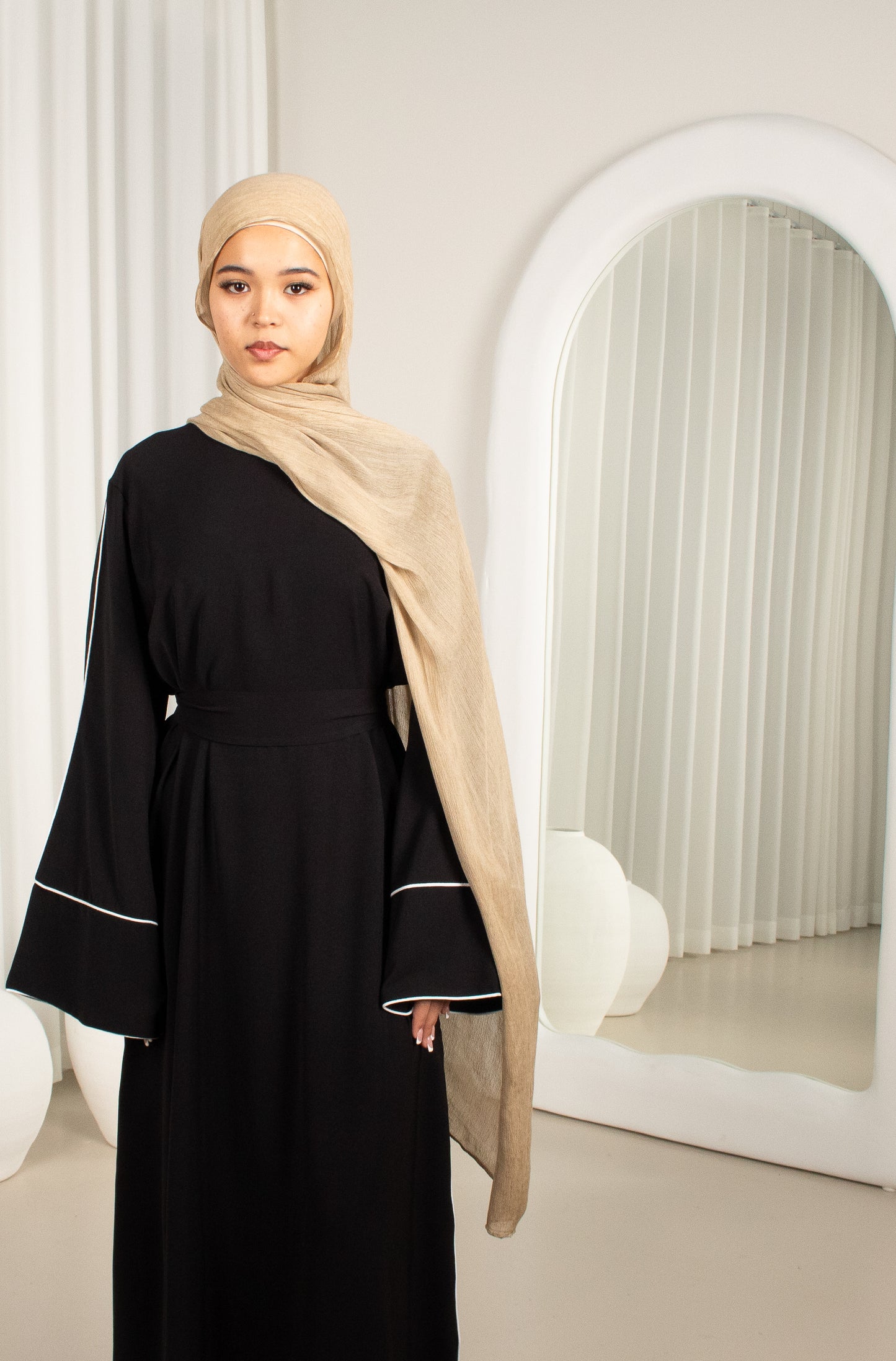 Hala - Black