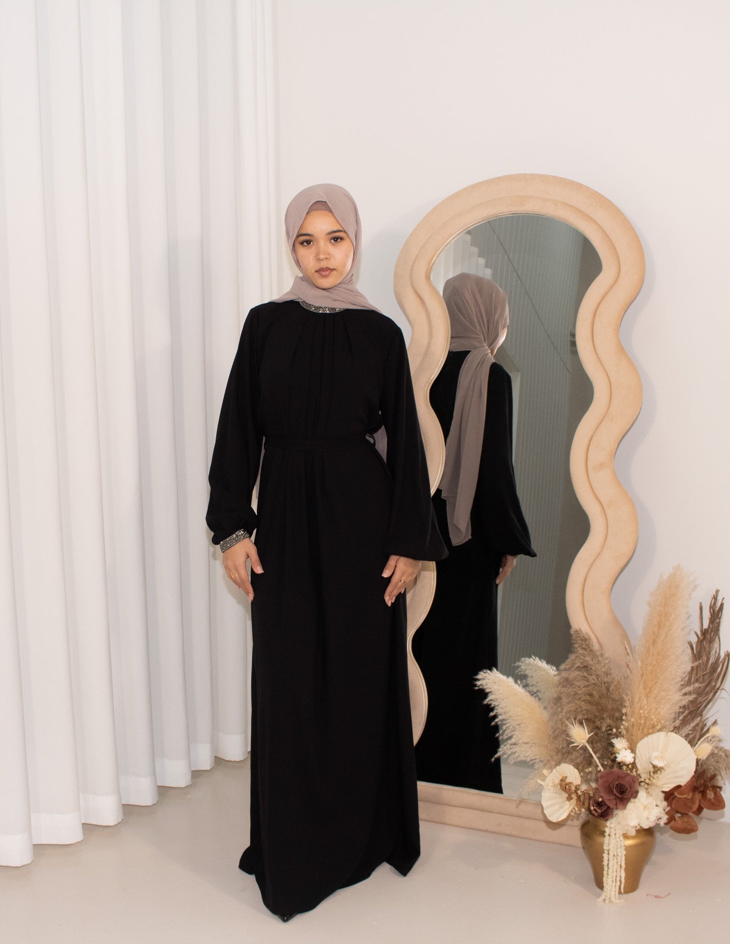 LIRA - Black