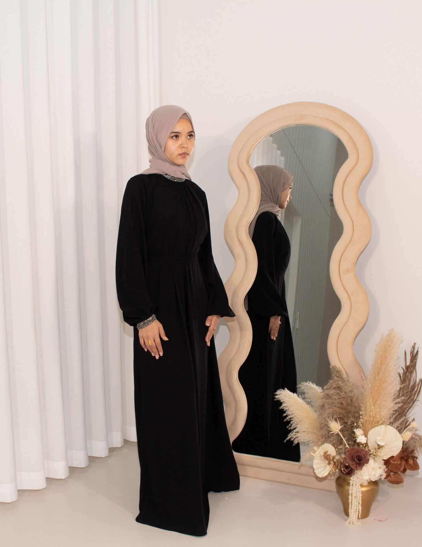 LIRA - Black
