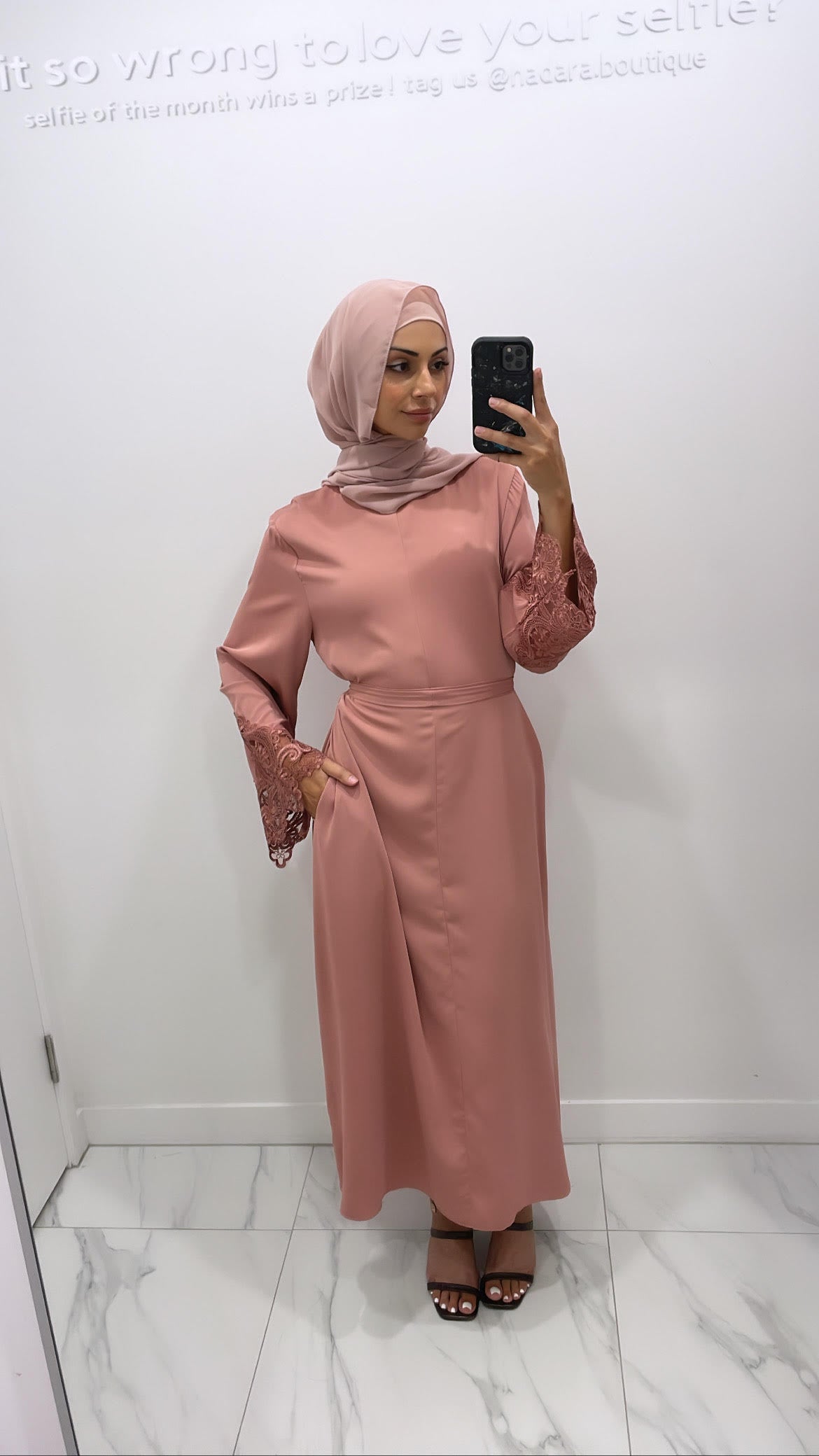 Aisha Abaya - Blush