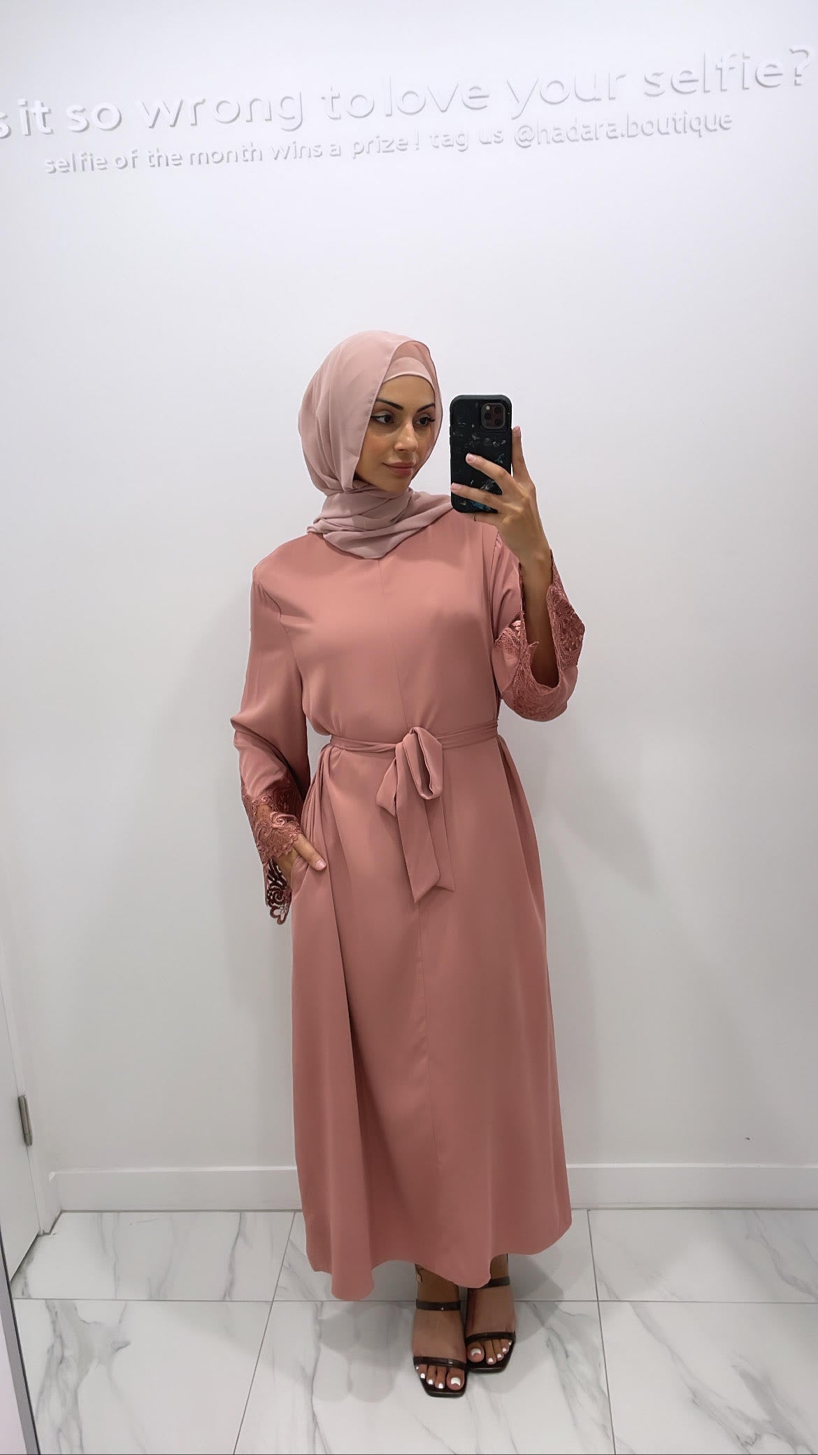 Aisha Abaya - Blush