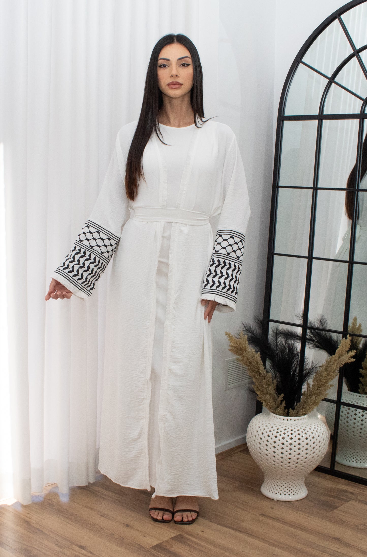 Keffiyeh Abaya - White